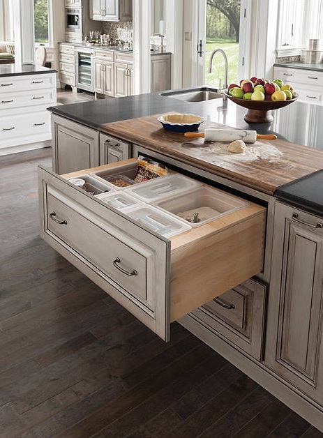 Yorktowne/Medallion cabinetry